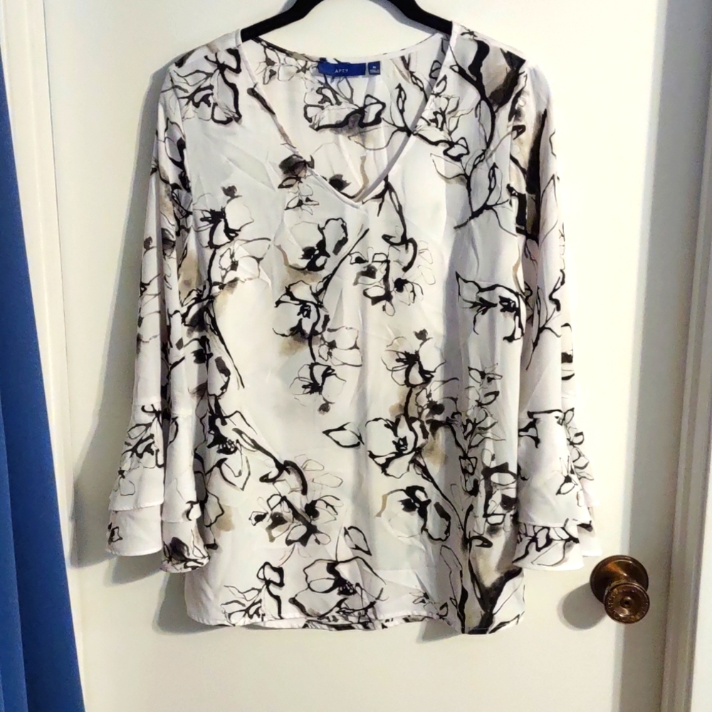Apt 9 medium blouse worn once